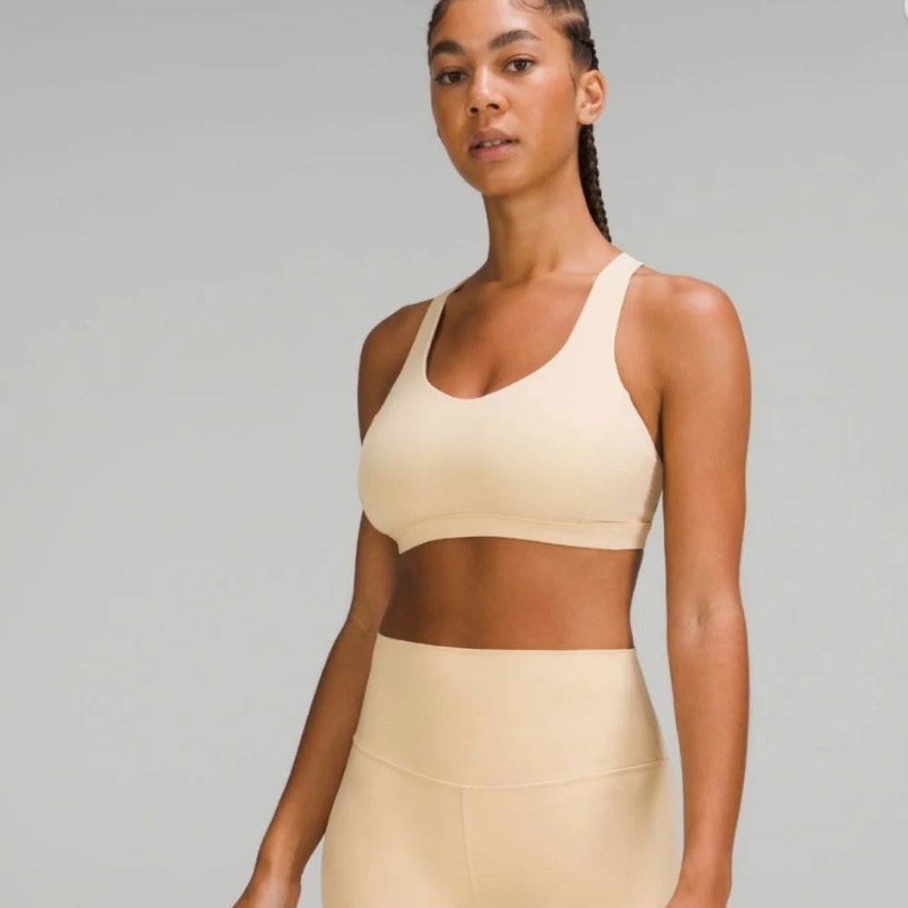 NWT lululemon Free to Be Serene Bra *Light Support, C/D Cup Prosecco size 6